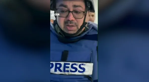 BBC'nin vicdansız propaganda içeren haberlerinin yanı sıra bölgede olup gerçeği gören muhabirleri de var! Gazze'deki hastaneyi gören BBC muhabiri gözyaşına hakim olamadı-5