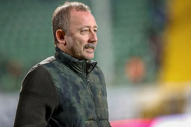 besiktas-teknik-direktoru-sergen-yalcindan-oyunculara-mac-oncesi-mesaj-artik-ayaga-kalkma-zamani-1637965800103.jpeg Beşiktaş Teknik Direktörü Sergen Yalçın'dan oyunculara maç öncesi mesaj! "Artık ayağa kalkma zamanı"-4