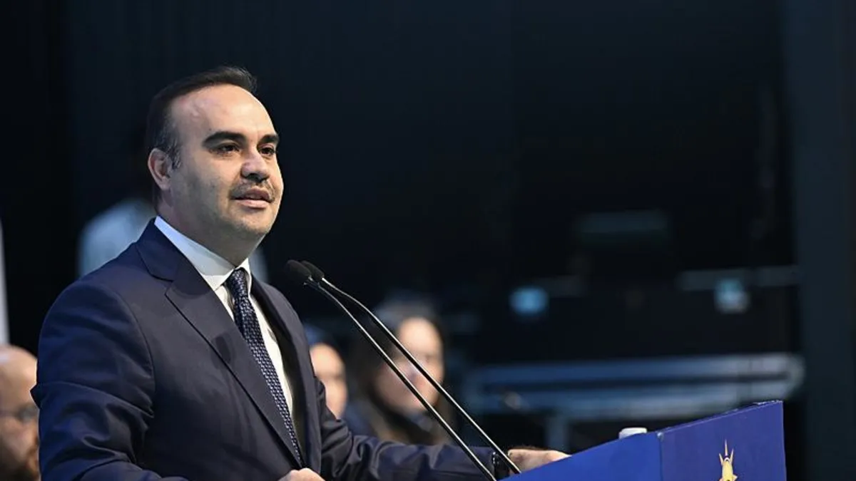 Bakan Kacır duyurdu: KOBİ'lere iki destek