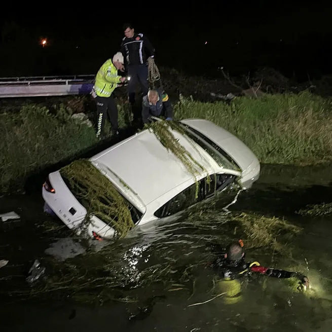 Antalya’da otomobil sulama kanalına uçtu: 1 ölü