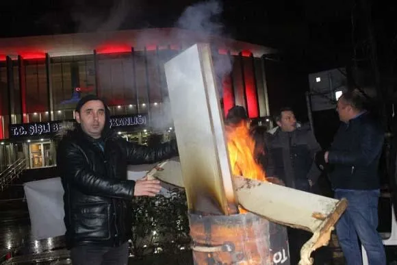 CHP'li Şişli Belediyesi'nde skandallarının ardı arkası kesilmiyor! İşçiler açlık grevine başladı-1