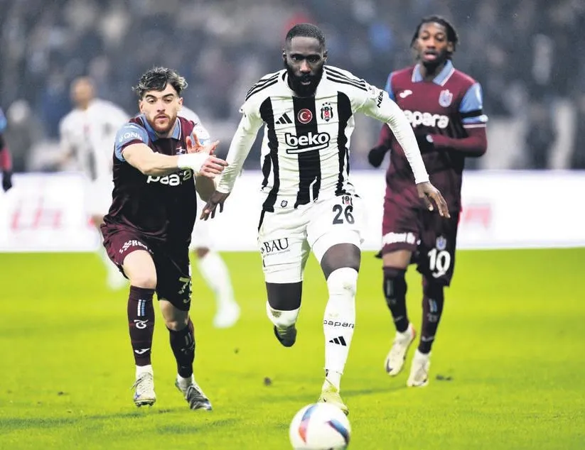 Arthur Masuaku kendine geldi