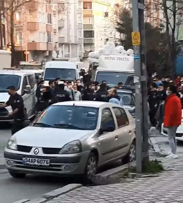 istanbulda-dehset-anlari-baltali-kavga-kamerada-1617084124897.jpg