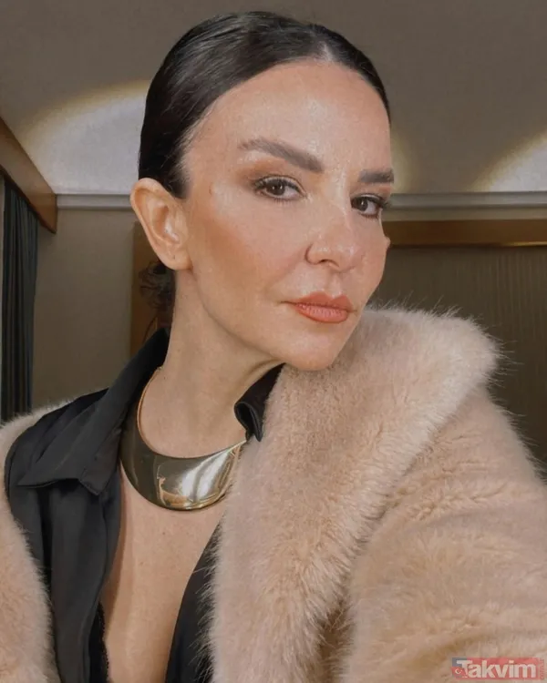 Bunun Yanı Sıra Sürücü Belgesine De 6 Ay Süreyle El Konuldu. Bu Süre Boyunca Araç Kullanması Yasaklanan Sanatçının Ehliyetini Geri Alabilmesi İçin Ceza...