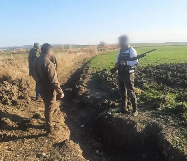 koruma-altindaki-turac-kusunu-avlayan-2-kisiye-6-bin-lira-ceza-kesildi-1609759969992.jpg Koruma altındaki turaç kuşunu avlayan 2 kişiye 6 bin lira ceza kesildi-4