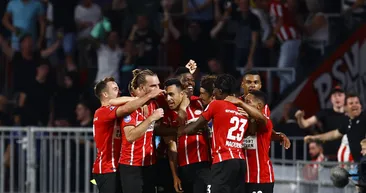 Zahavi, Götze ve Madueke’nin toplam net maaşları 2 milyon 150 bin Euro iken Falcao tek başına 5 milyon Euro kazanıyor