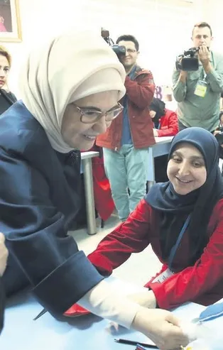 Emine Erdoğan'ın başlattığı okuma-yazma seferberliği amacına ulaştı