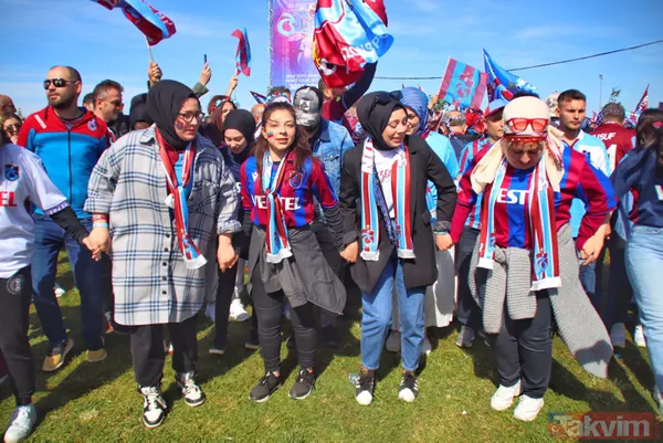 Yenikapı'da bordo-mavi coşku! Trabzonspor taraftarından ışık şov - 40
