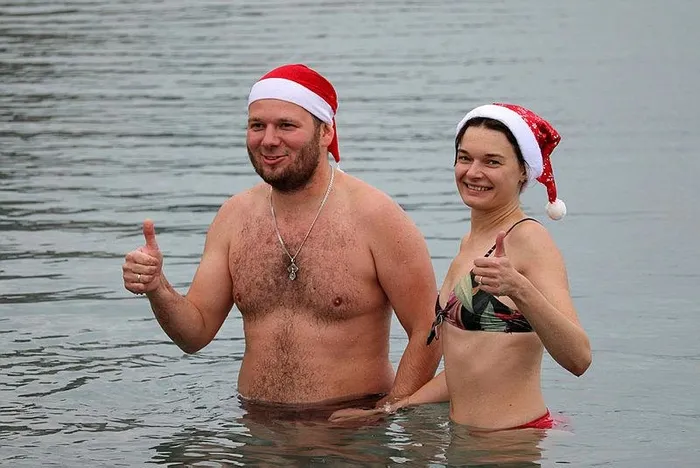 ocak-ayinda-deniz-girdiler-antalyada-turistler-sahile-kostu-1704109652511.jpeg Ocak ayında deniz girdiler: Antalya'da turistler sahile koştu-2
