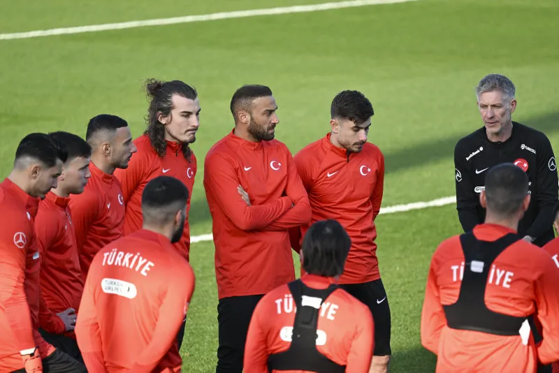 Kuntz'dan flaş karar! İşte Türkiye Ermenistan maçı 11'i - 12