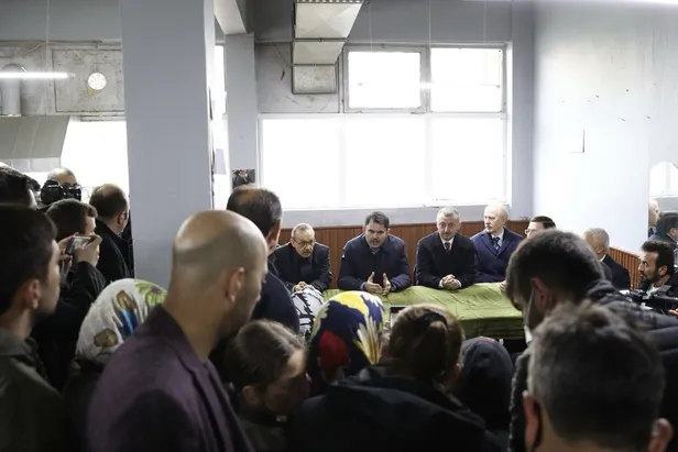 bakan-murat-kurum-izmitteki-projenin-tamamlanma-suresini-aciklayarak-kira-mujdesini-de-verdi-1650323943295.jpg Bakan Murat Kurum İzmit'teki projenin tamamlanma süresini açıklayarak kira müjdesini de verdi-7