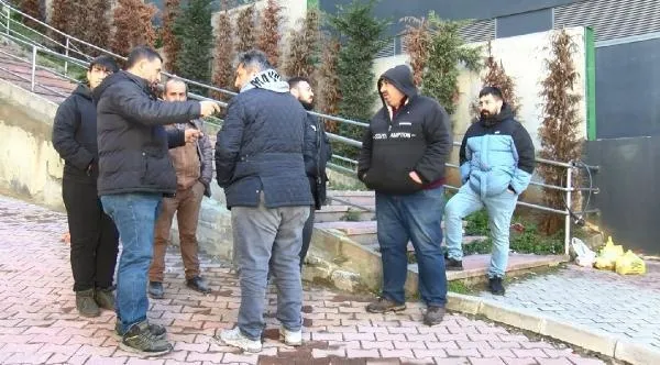 Son dakika: Kağıthane'de korku dolu anlar: 5 katlı binanın zemin katındaki duvar çöktü! "Deprem oluyor sandım"-2