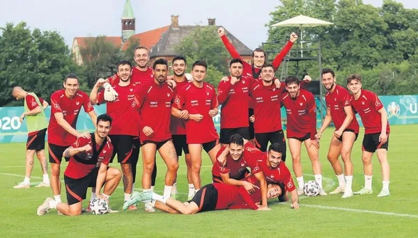 Milli Takımımız'ın başarılı kalecisi Uğurcan Çakır basın toplantısı düzenledi-3