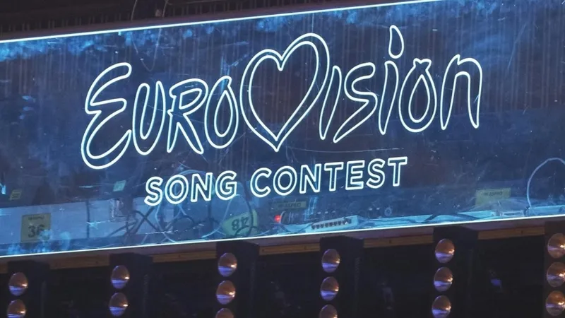eurovisionda-israil-varsa-biz-yokuz-dediler-ulkeler-pes-pese-yarismadan-cekildi-1764876940131.jpeg "Eurovision'da İsrail varsa biz yokuz" dediler! Ülkeler peş peşe yarışmadan çekildi-3