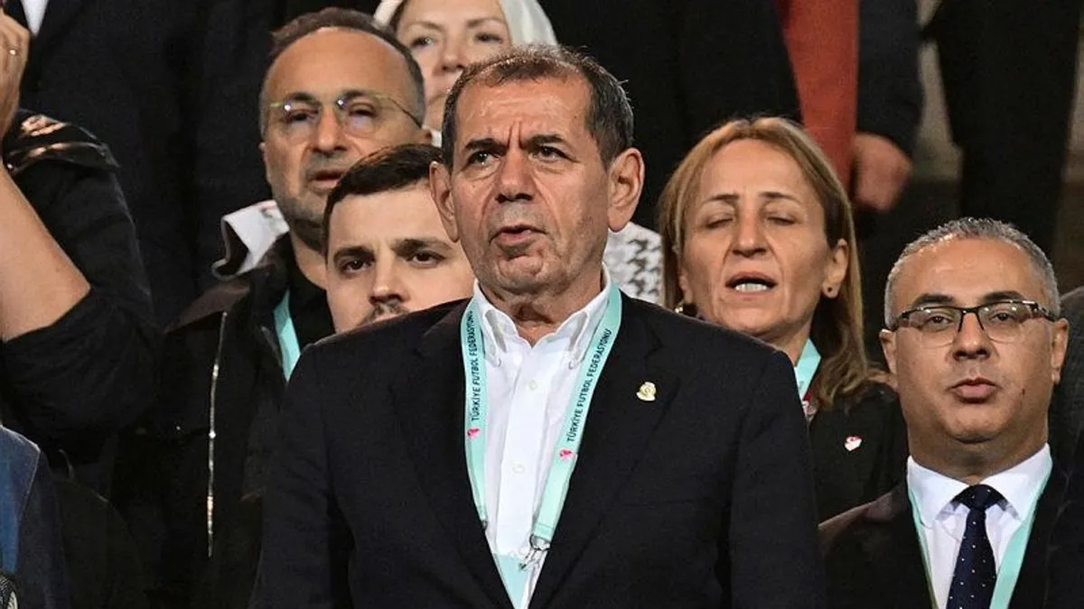 Süper Kupa finali sonrası Dursun Özbek'ten flaş sözler: Kendi amaçlarınıza bu çocukları neden alet ediyorsunuz?