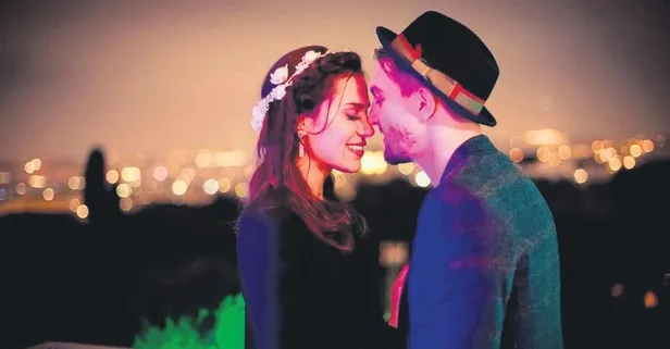 8 yılı devirdiler! Caner Erkin'den eşi Şükran Ovalı'ya romantik paylaşım