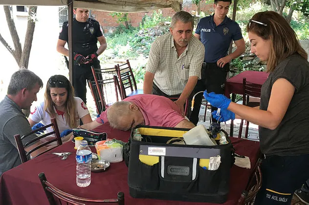 Maganda dehşet saçtı! Arkadaşlarıyla oturduğu sırada...
