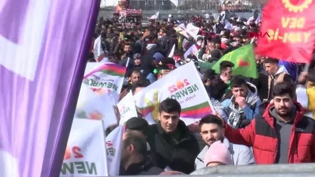 hdpnin-yenikapidaki-nevruz-etkinliginde-1i-aranan-83-supheliye-gozalti-istanbul-emniyet-mudurlugunden-aciklama-1647807827113.jpeg HDP'nin Yenikapı'daki 'nevruz' etkinliğinde 1'i aranan 83 şüpheliye gözaltı! İstanbul Emniyet Müdürlüğü'nden açıklama...-3