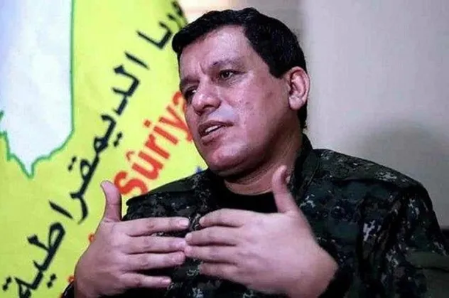 Türkiye vuruyor ABD terör örgütü PKK/YPG'ye kalkan olmaya devam ediyor! Teröristlerle aynı üste kol kola tatbikat yaptılar