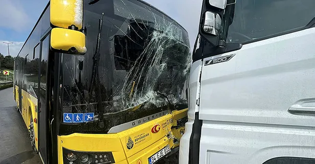 SON DAKİKA! Sancaktepe'de İETT otobüsü ile TIR kafa kafaya çarpıştı