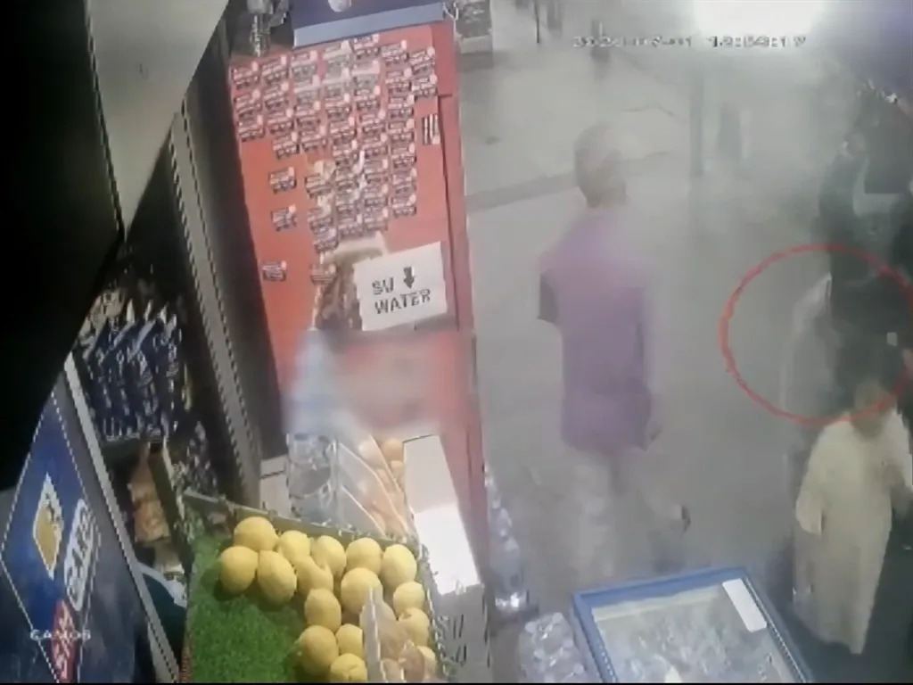 sucustu-yakalandilar-serbest-birakildilar-iddiasina-yalanlama-1783273385797.jpeg Şişli'deki yankesicilik olayında gerçek ortaya çıktı: "Yine serbest kaldılar" iddiası gerçeği yansıtmıyor-2