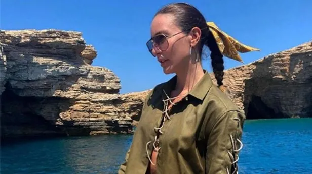 44 yaşındaki Ece Sükan 'benim' diyeni cebinden çıkarıyor! Bikinili pozu beğeni butonunu çökertti-8