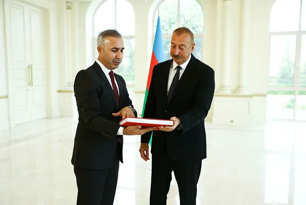 azerbaycan-cumhurbaskani-aliyev-2-karabag-savasinin-1-yilinda-aaya-konustu-1632739112352.jpg