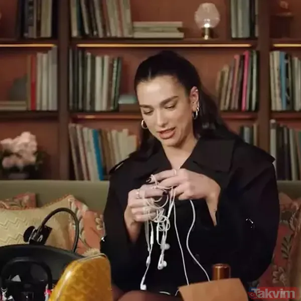 Dünyaca ünlü yıldız Dua Lipa’nın çantasından çıkanlar görenleri şaşkına çevirdi! Meğer sürekli yanında taşıyormuş... - 7