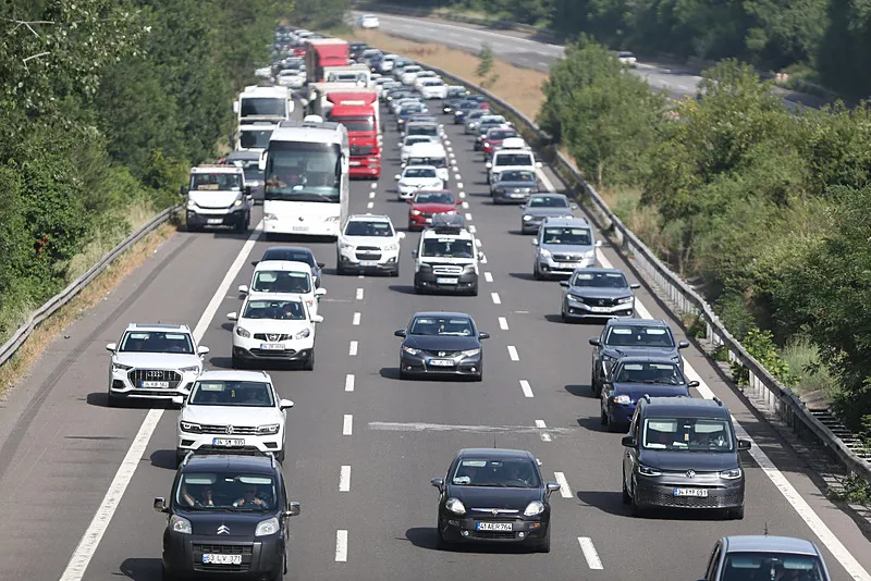 Akın akın gidiyorlar! Kurban Bayramı trafiği böyle görüntülendi | HARİTALI YOL DURUMU - 3