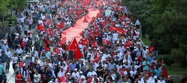 Diyarbakır’da on binler yürüdü