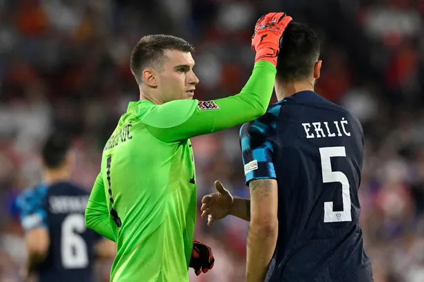 fenerbahceden-mujde-gibi-ipucu-cengiz-under-videosunda-livakovic-detayi-taraftar-cildirdi-1691862608795.jpg Cengiz Ünder videosunda Livakovic detayı! Taraftar çıldırdı! Fenerbahçe'den müjde gibi ipucu!-2