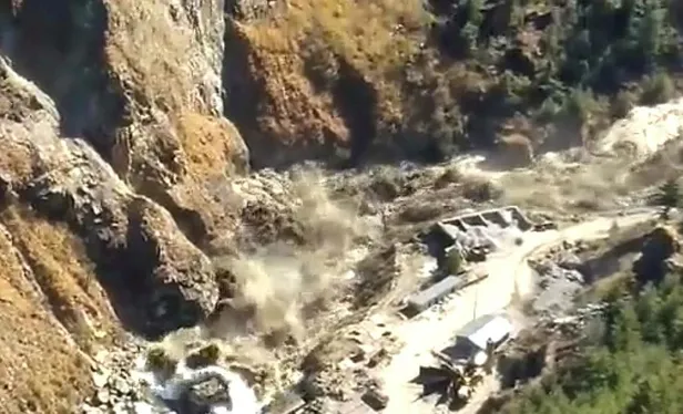 hindistandaki-buzul-felaketinde-cia-iddiasi-casus-cihazlar-tetikledi-1614005742248.jpeg Hindistan'daki buzul felaketinde CIA iddiası! Casus cihazlar tetikledi...-6