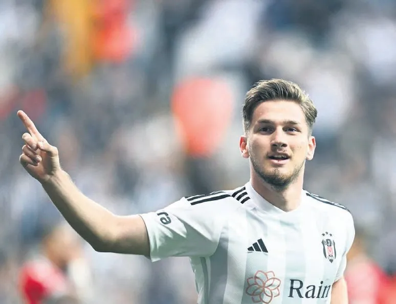 Semih Kılıçsoy imzalıyor