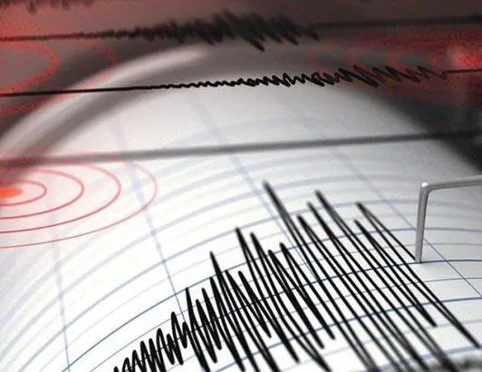 O ülkede 7.4 büyüklüğünde deprem!