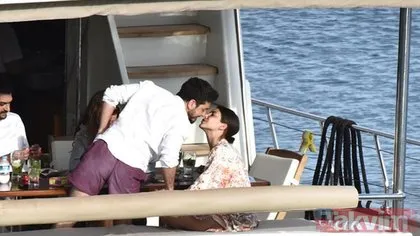 Deniz Baysal eşi Barış Yurtçu’yu öpmelere doyamadı o anlar fena yakalandı! İşte ünlü çiftin tekne romantizmi...