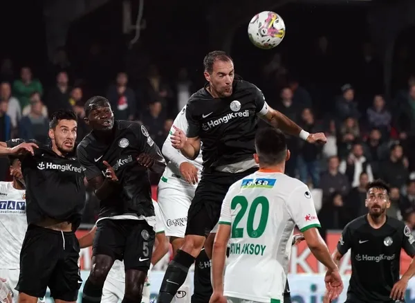 alanyasporu-evinde-yenen-umraniyespor-sezonun-ilk-galibiyetini-aldi-1667594515816.jpeg Alanyaspor'u evinde yenen Ümraniyespor sezonun ilk galibiyetini aldı-3