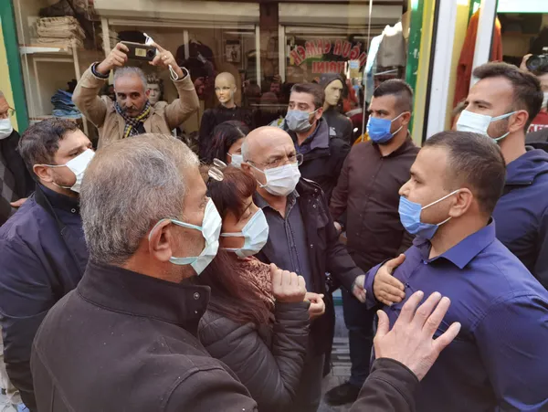 izinsiz-eylem-yapmak-isteyen-hdpli-vekil-polislerin-uzerine-yurudu-1636036829318.jpg Provokasyon yapmak isteyen HDP'li vekile polisten tokat gibi sözler: Sana anayasadan, genel ahlaktan bahsederim - 2