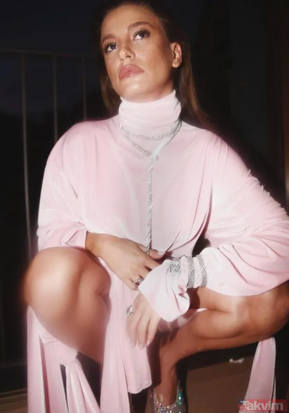 Serenay Sarıkaya kalçasına kadar dekoltesiyle semt oturuşu yaptı sosyal medya yıkıldı "Şaka mısın!" Babasının ifşası sonrası... - 6