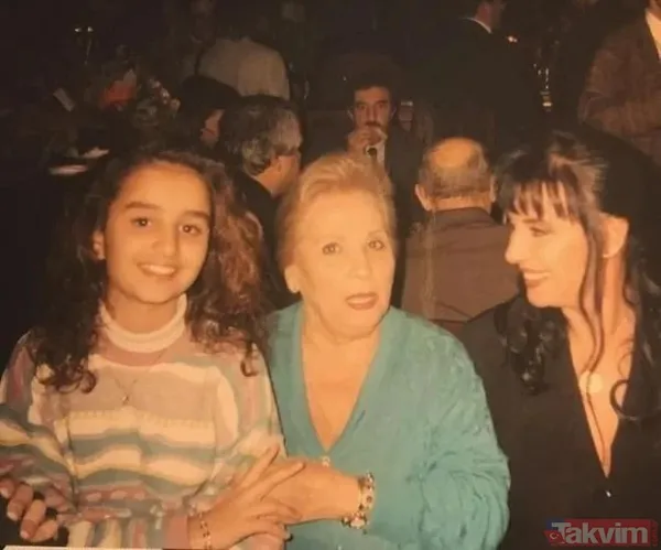 Perihan Savaş Ve Kızı Zübeyde Melek Akkaş