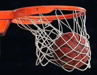 Dişi Kartallar kupa için parkede