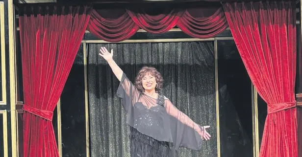 Ayakta alkışlandı!