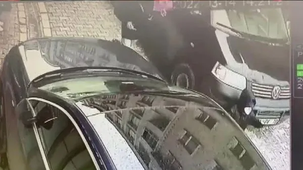 Esenyurt'ta kahreden an! 3 yaşındaki çocuk minibüsün altında kaldı-1