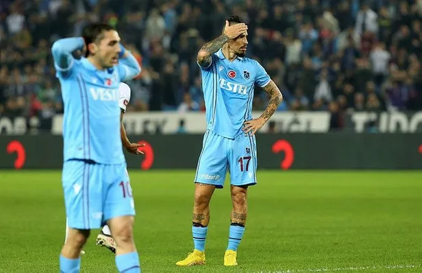 trabzonspor-evinde-agirladigi-konyaspor-ile-puanlari-paylasti-1667763149318.jpeg Trabzonspor evinde ağırladığı Konyaspor ile puanları paylaştı-10