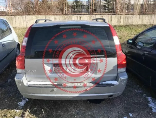 otomobil-almak-isteyen-vatandaslar-akin-etti-ikinci-el-araclari-yari-fiyatina-satisa-cikardi-fiyatlari-duyan-apisip-kaldi-1613383433186.jpeg 100 bin TL’ye 2005 model BMW! İkinci el araç almak isteyenlere müjde! Fiyatlar görenleri şaşırtıyor...-3