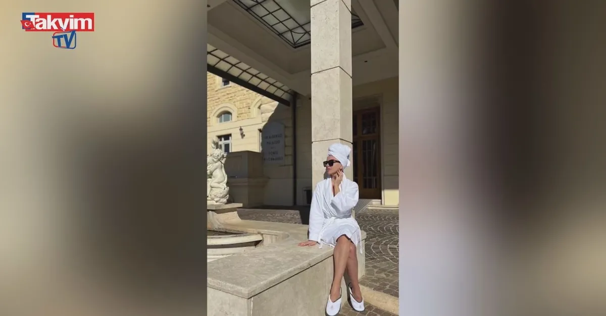 Hadise'den peş peşe paylaşımlar! Önce duştan sonra bornozla...
