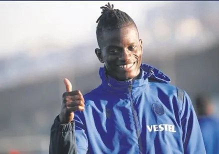 trabzonspor-steaua-bukres-takiminda-forma-giyen-adrian-sut-icin-harekete-gecti-spor-haberleri-1669250284995.jpeg Trabzonspor Steaua Bükreş takımında forma giyen Adrian Sut için harekete geçti | Spor haberleri-2