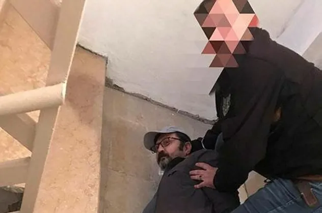 Bank Asya'nın kurucu ortaklarından FETÖ firarisi Malkatan, sahte kimlikle yakalanmasının ardından İstanbul'a paketlendi