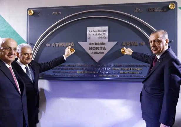 6-yilda-97-milyon-arac-bakan-adil-karaismailoglu-acikladi-avrasya-tuneli-tunelcilik-alaninda-yeni-bir-cag-acti-1671603057145.jpeg 6 yılda 97 milyon araç! Bakan Adil Karaismailoğlu açıkladı: Avrasya Tüneli tünelcilik alanında yeni bir çağ açtı-5