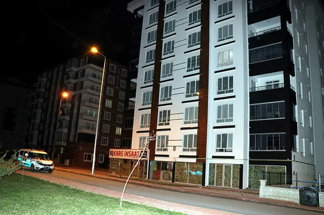 Kayseri'de 8 katlı bina karantinada!