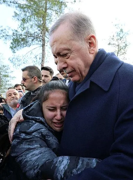 11 il, yitip giden 50 bin 783 can... 6 Şubat depremlerinin 1. yılında acı ilk günkü gibi taze: Başkan Erdoğan ve MHP Lideri Bahçeli Kahramanmaraş'ta-6